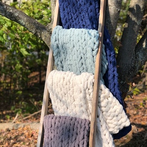 Chunky Knit Blankets for home decor and gifts