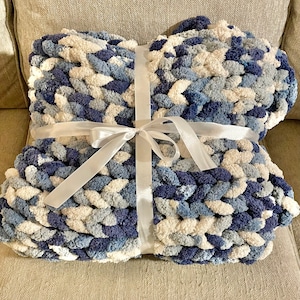 Multicolor Blue Chunky Blanket, chunky knit throw, soft Chenille chunky blanket and throw, Couch throw, handmade