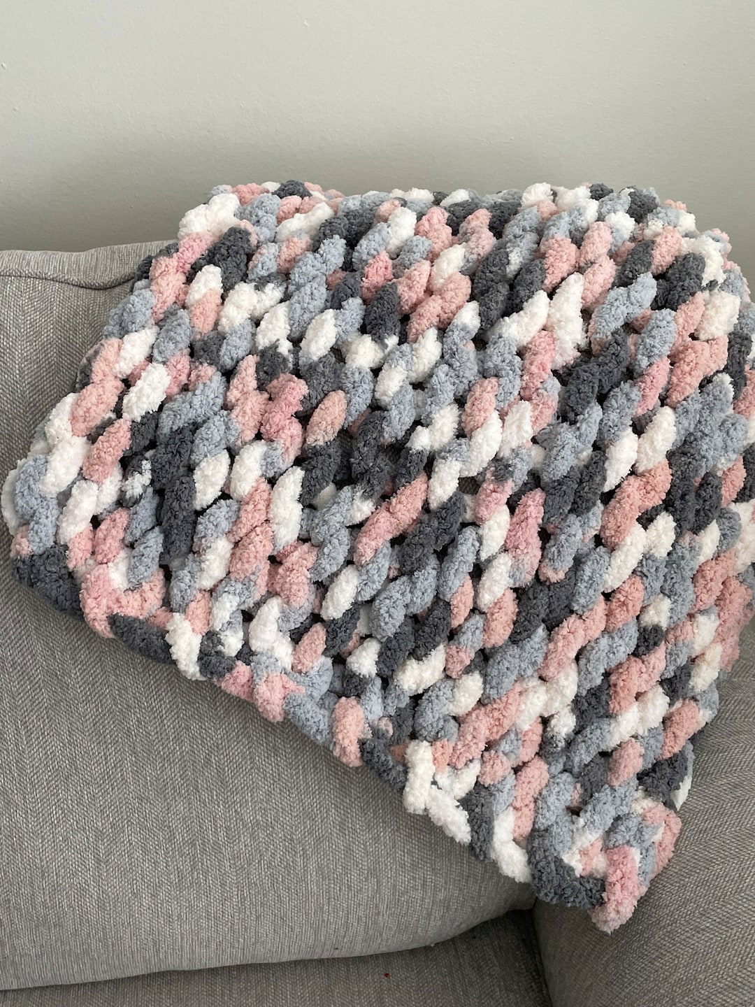 Multicolor Pinks Chunky Knit Blanket: Soft Chenille Couch Throw