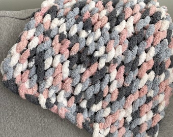 Multicolor Pinks Chunky Blanket, chunky knit throw, soft Chenille chunky blanket and throw, Couch throw, handmade