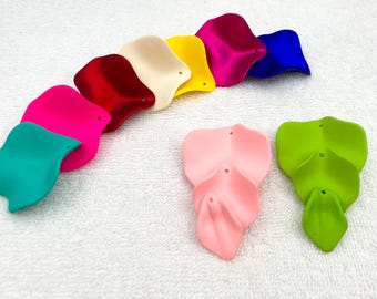 Acrylic Rose Petal Charms: Flower Pendants, Earring/Necklace Findings