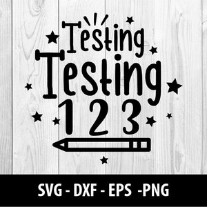 Puede incluir: Diseño gráfico en blanco y negro con el texto "Testing Testing 123" y un lápiz. El diseño está rodeado de pequeñas estrellas.