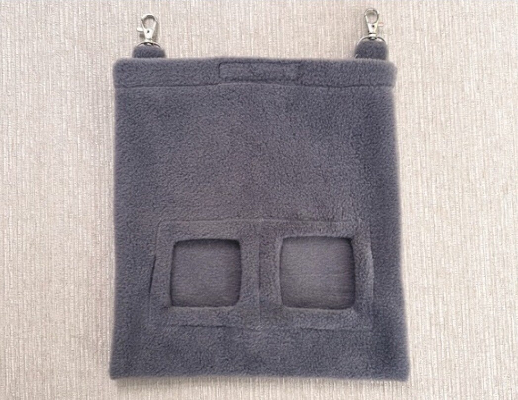 4-teiliges Meerschweinchen Outfit Set – 2 Kleidungsstücke & 2 Mini-Hüte, Verstellbar, Weiches Material