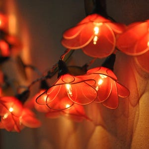 Handgemachte rote Blumen-Lichterkette: Party Wedding Home Decor