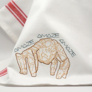 Rocky "Amaze Amaze Amaze" Embroidered Tea Towel - Redwork - Retro - Made in the USA immagine 2