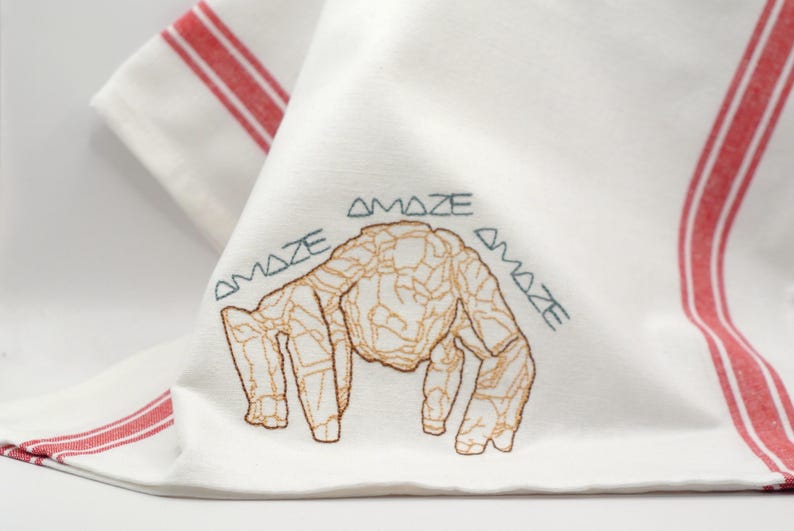 Rocky "Amaze Amaze Amaze" Embroidered Tea Towel - Redwork - Retro - Made in the USA immagine 2