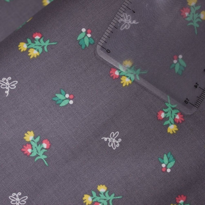 Goat Island, Susan Emory, Swirly Girls Design, Michael Miller Fabric, Coral and Yellow Floral Cotton, Vintage Inspired Quilting Cotton afbeelding 3
