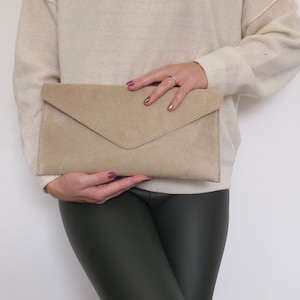 Echt Wildleder Abendumschlag beige Clutch Crossbody Umhängetasche Brautjungfer Geschenk Vielseitig Eleganter Armreif und Kettengurt Bild 3