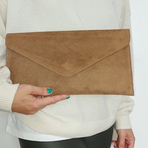 Echtes Wildleder Abendumschlag Taupe Clutch Crossbody Umhängetasche Brautjungfer Geschenk Vielseitig elegant Handgelenk und Kettengurt Bild 2