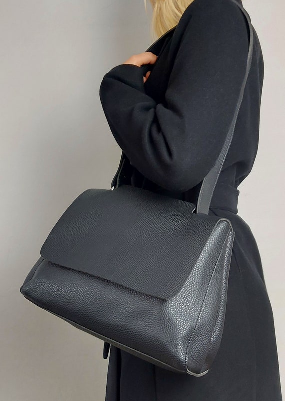 Simple black top shoulder bag