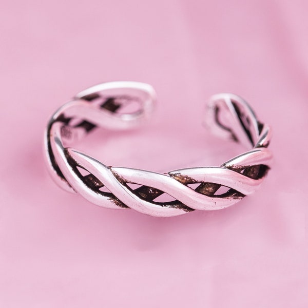 Twisty Retro Style Ring