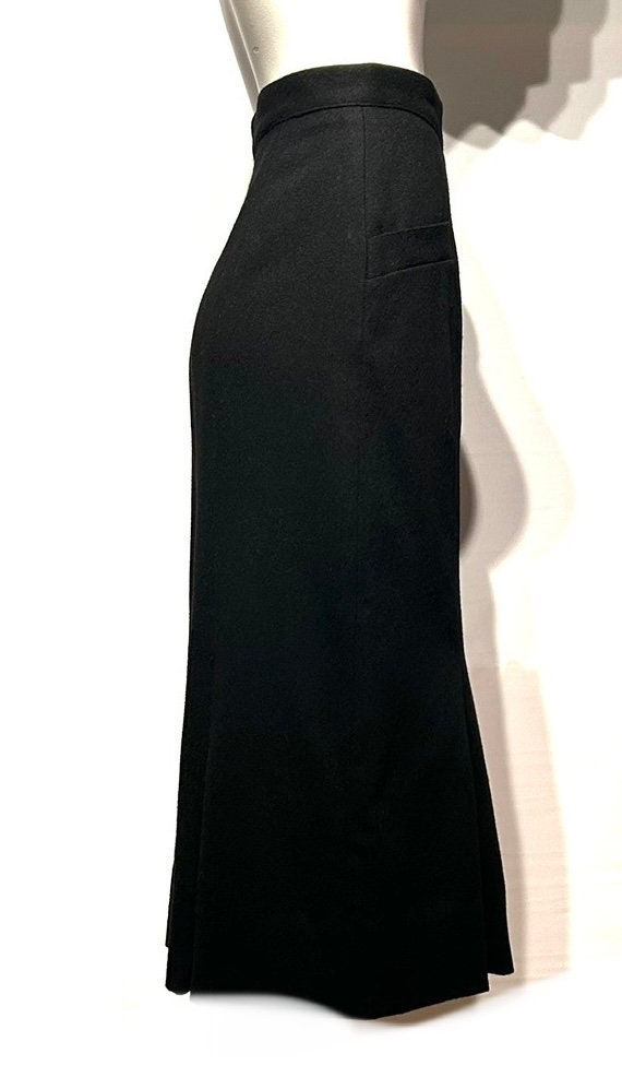 Chaus 100% wool lined black Knee Length Skirt. Si… - image 5
