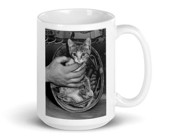 White glossy mug with kitten