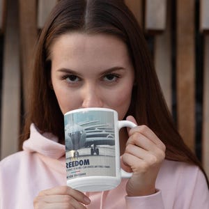 Prezent dla pilota Sił Powietrznych, kubek dla KC-135 Stratotanker, kubek dla operatora wysięgnika, prezent emerytalny NKAWTG, wolność to nie biały płot, inspirujący