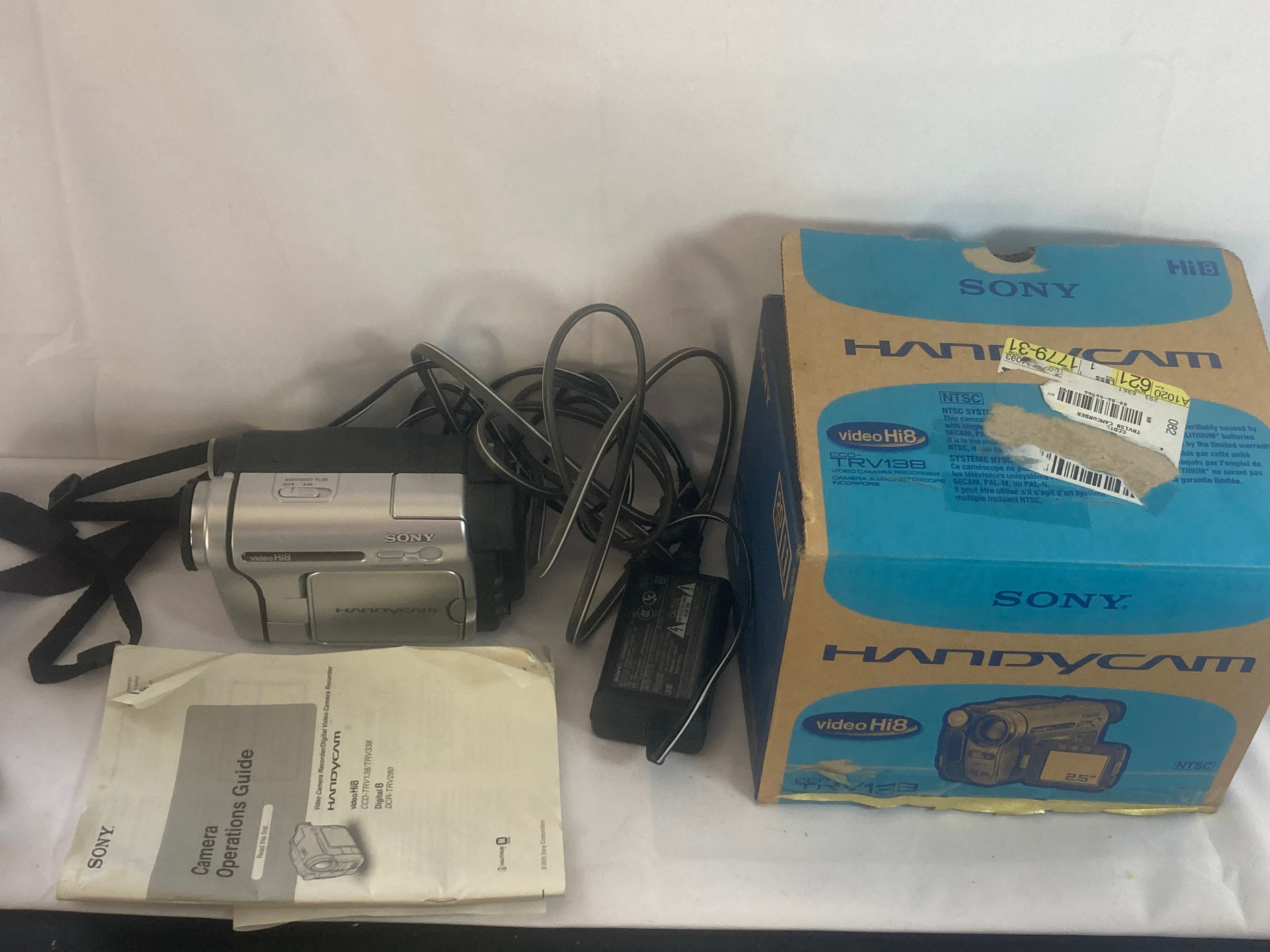 Sony Handicam Video Hi8 CCD-TRV138 Video Camera