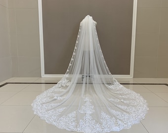 Lussuoso pizzo da sposa velo bianco o avorio cattedrale lunghezza pizzo applique velo da sposa 1 strato tulle velo con pettine