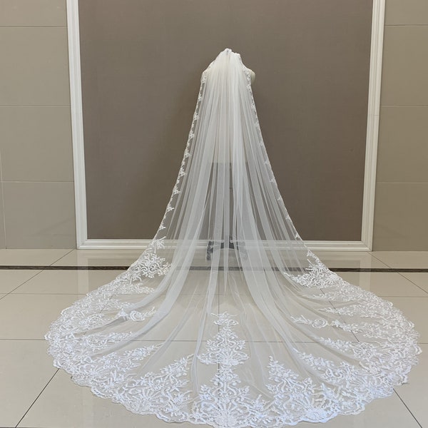 Luxurious Wedding Lace Veil White Or Ivory Cathedral Length Lace Applique Bridal Veil 1 Layer Tulle Veil With Comb