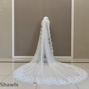 Luxus Kathedrale Pailletten Spitze Brautschleier, Einschichtige Weiß / Elfenbein Spitze Schleier, Romantische Hochzeit Spitze Pailletten Langer Schleier