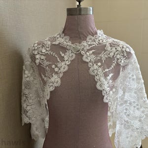 Ivory Lace Shawl, Elegant Bridal Lace Beaded Shawl, White Lace Bridal Shawl, Lace Short Bolero Wedding Shawl