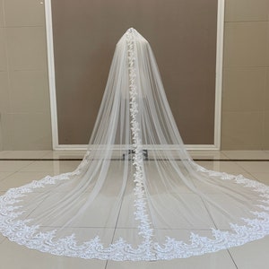 Spitze Kathedrale Brautschleier One Layer Elegante Brautspitze Weiß Oder Elfenbein Hochzeit Tüll Schleier Frauen-Spitze Vintage Brautschleier