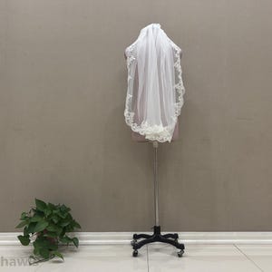 Elegant Bridal Flower Lace Veil, Short Lace Bridal Veil, Single Layer Ivory Wedding Veil, Elbow Length White Tulle Veils