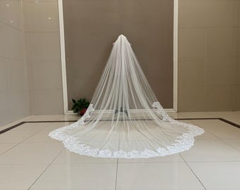 Cathedral 1 Tier Sequin Lace Bridal Veil, White/Ivory Long Wedding Veil with Train, Vintage Scalloped Lace Trim Veil for Bride