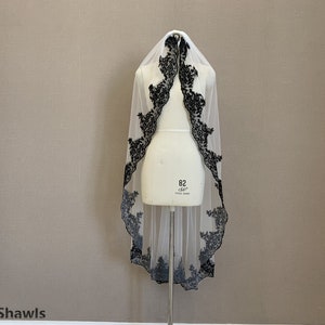 Single Layer Black Lace Edge Bridal Veil, Vintage Wedding Lace Veil, White or Ivory Soft Tulle Veil, Wedding Accessories, with Comb