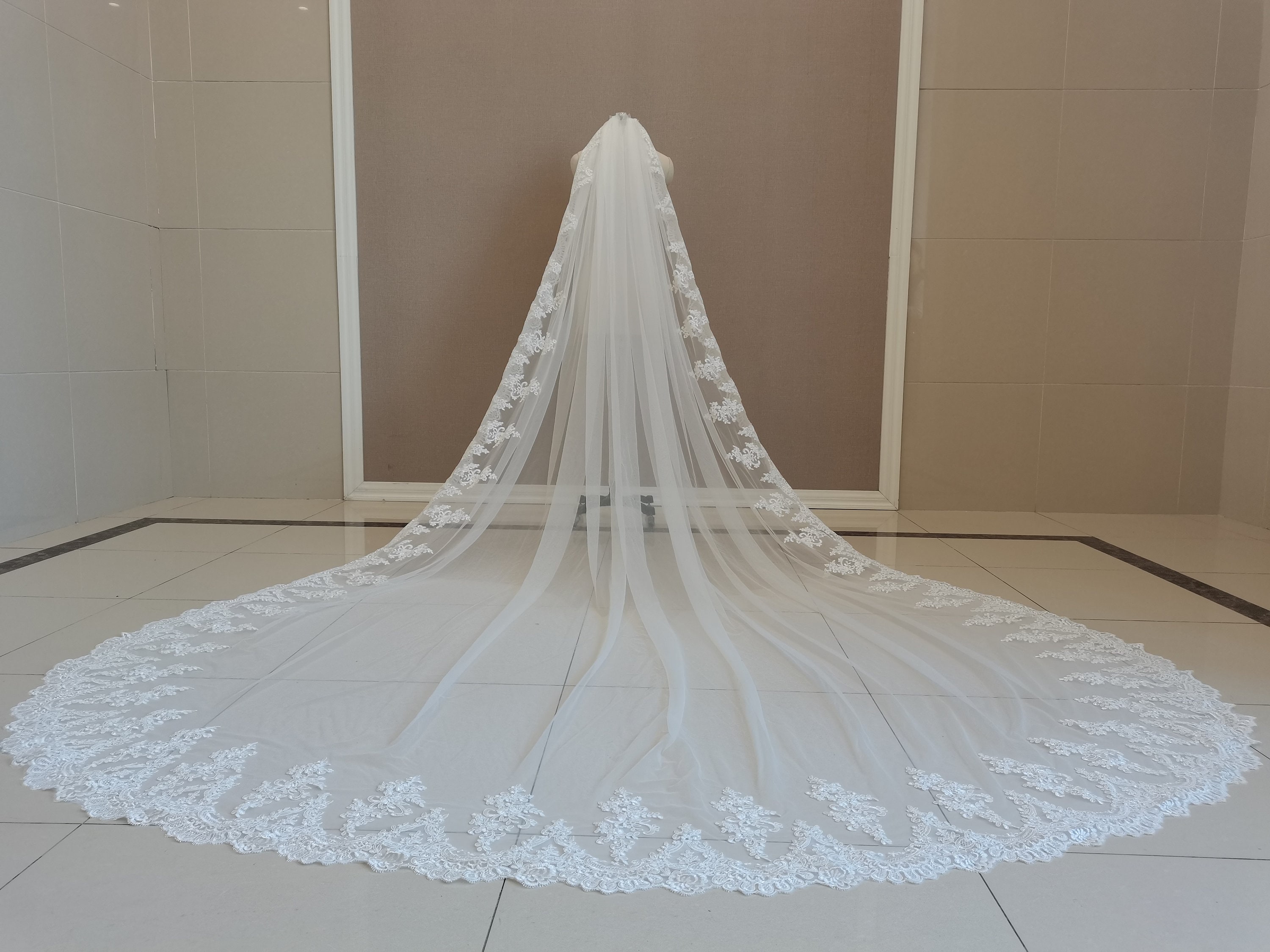 New White Cathedral Bridal Veil with Lace Appliqué & Comb Wedding Veil Amazon.com: ZZSRJ Long Bridal Veil Cathedral Long Lace  main image 4