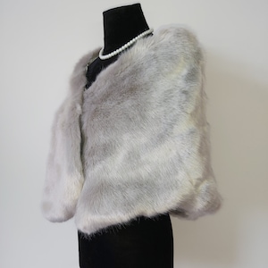 Faux Fur Wedding Shawl Winter Women Bridal Shawl Fake Fur bride Wrap Shrug Gray Faux Fur Jacket Bolero Wedding Accessories Bridal Cape