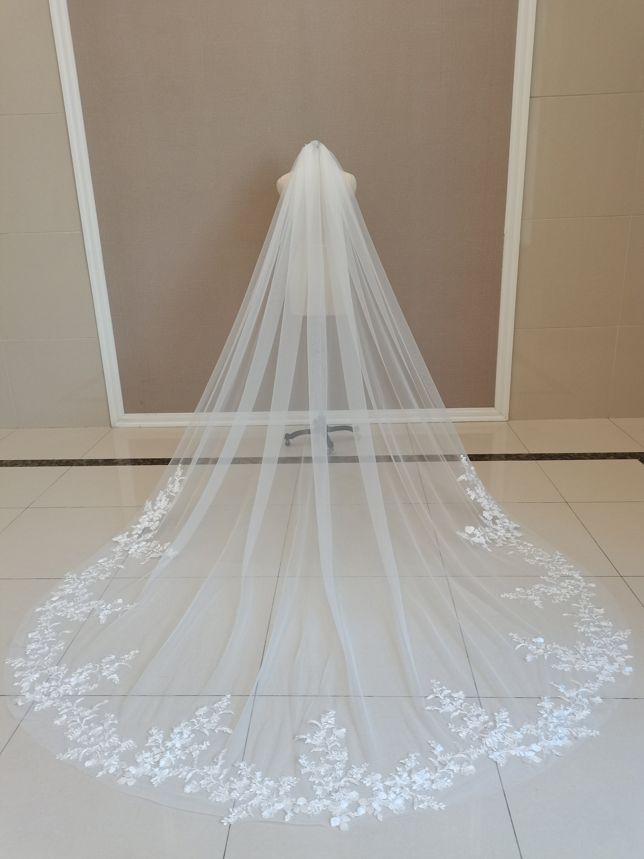 Cathedral One Tier Wedding Veil Lace Applique Wedding Veil 