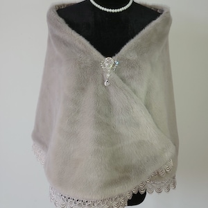 Modern Navy Blue Faux Fur Shawl Wrap for Winter Brides