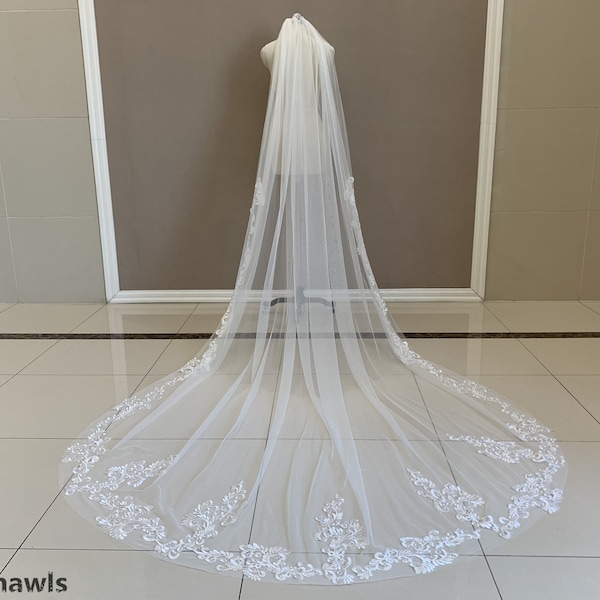 Luxury Cathedral Single Layer Applique Lace Veil, Elegant Bridal White/Ivory Lace Applique Veil, Vintage Wedding Flower Applique Veil