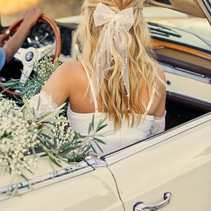 Pearl Tulle Hair Bow for Bride, Wedding Hair Clip, Bridal Hair Accessory, Elegant Pearl Bow, Bachelorette Hair Bow, Bridal Accessories