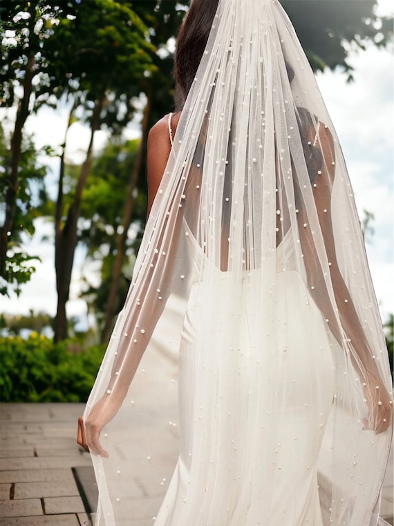 Short Pearl Veil : Made With Love, Unique Bridal