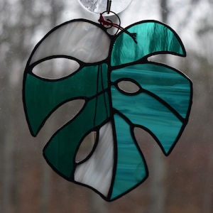 Small Monstera Leaf Suncatcher, Stained Glass Leaf