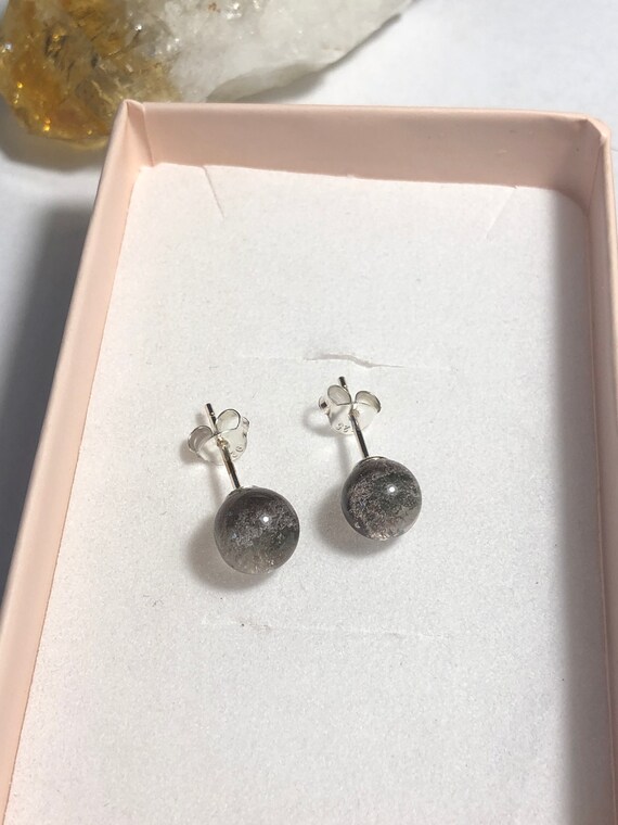 ガーデンクォーツクリスタルボールスタッドピアス - 925シルバー