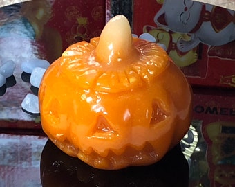 Resin Pumpkin That Glows In The Dark - Halloween Ornament Decoration Gift