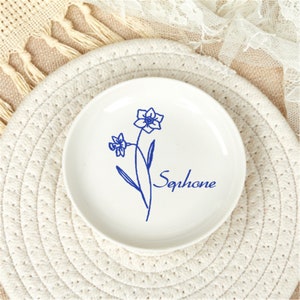 Porte-bagues fleur personnalisé pour le mois de naissance • Cadeau parfait pour demoiselle d&#39;honneur ou meilleure amie • Cadeau minimaliste personnalisé avec prénom pour elle • Cadeau d&#39;anniversaire