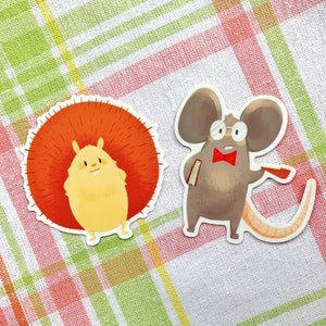 Sticker en vinyle imperméable souris et hérisson