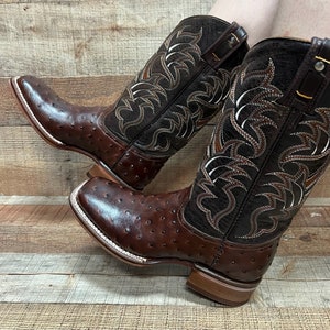 Women&#39;s WESTERN COWGIRL Exotic Square Toe Ostrich Print Boots Bota Vaquera Para Dama Estilo Rodeo Avestruz Impresa Est. 380