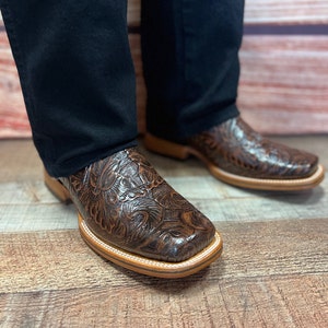 Men Cowboy Western Hand Tooled Square Toe boot Bota Vaquera Estilo Rodeo Cincelada Caballero Est. 697 Miel