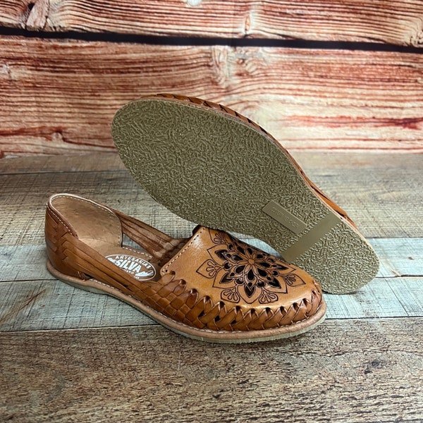 naturalizer huarache sandals