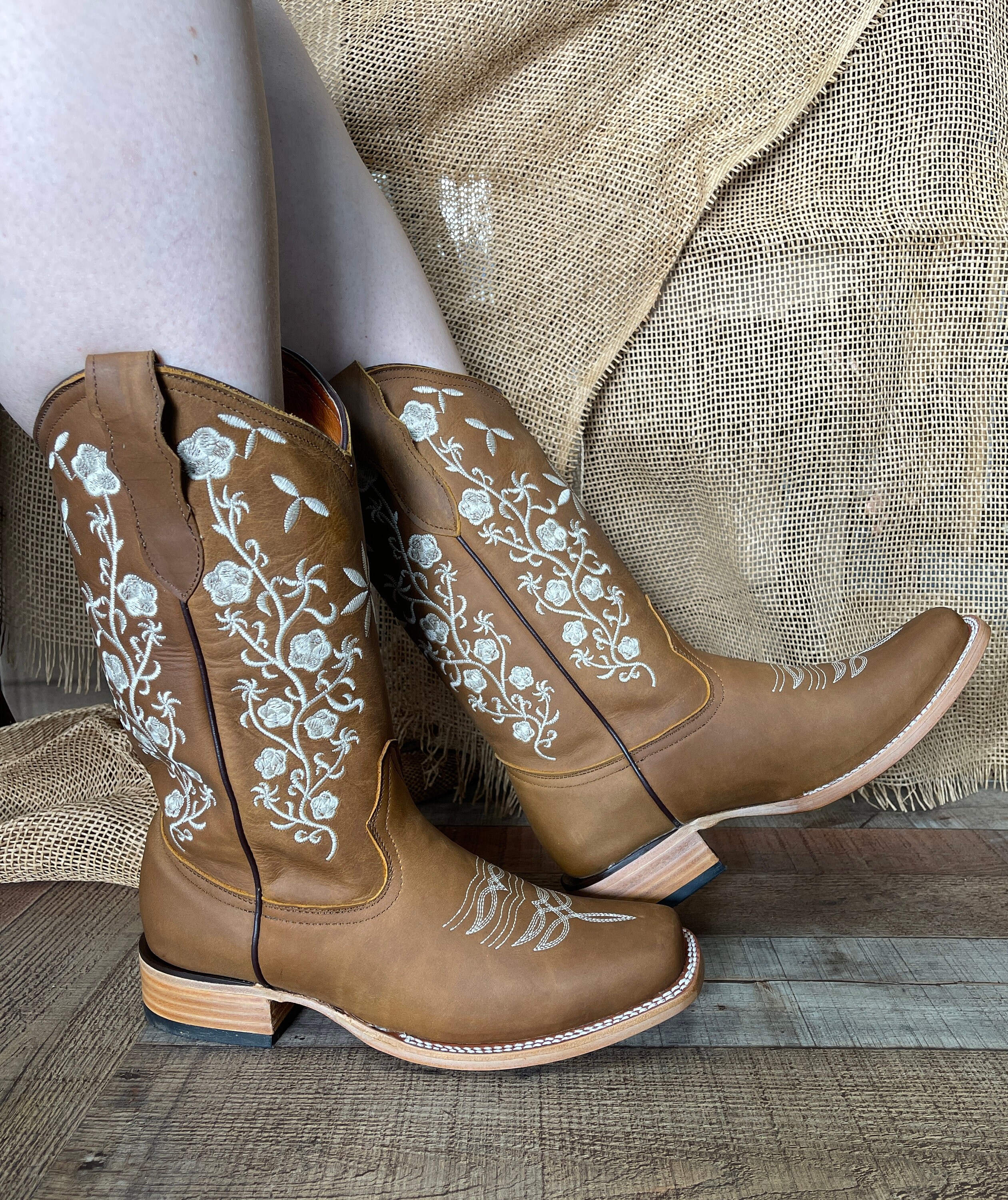 Square store top boots