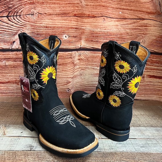 WOMENS COWGIRL Square Toe Leather Sunflower Embroidered BOOTS Botas Vaqueras  Para Dama Est. 711 -  Canada