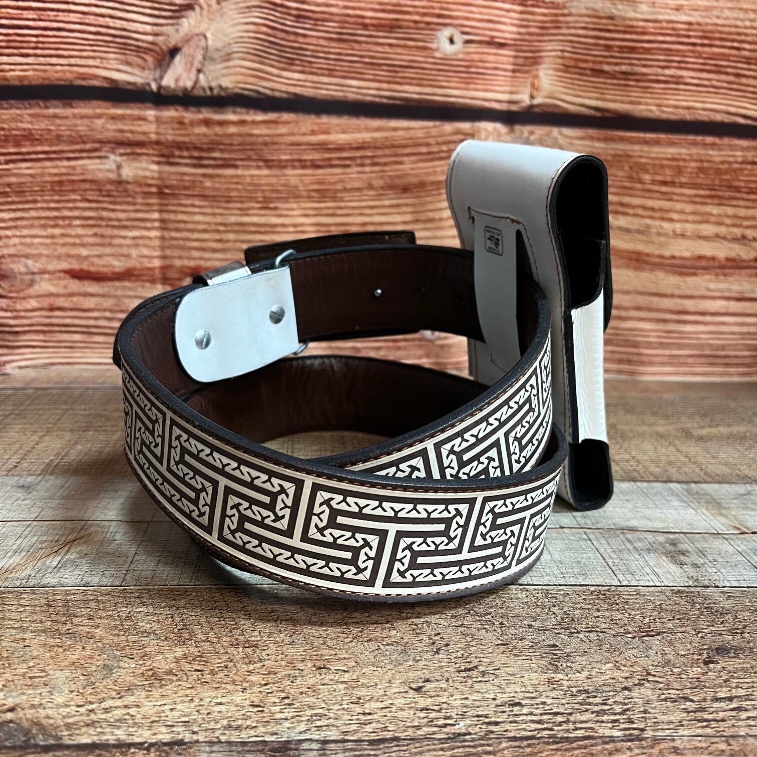 Men's Cowboy Geo Embroidered Western Belt With Phone Holder