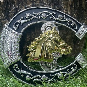 Western Cowboy Gold and Silver Horseshoe and Horse Buckle/ Hebillas vaqueras de herradura y Caballo
