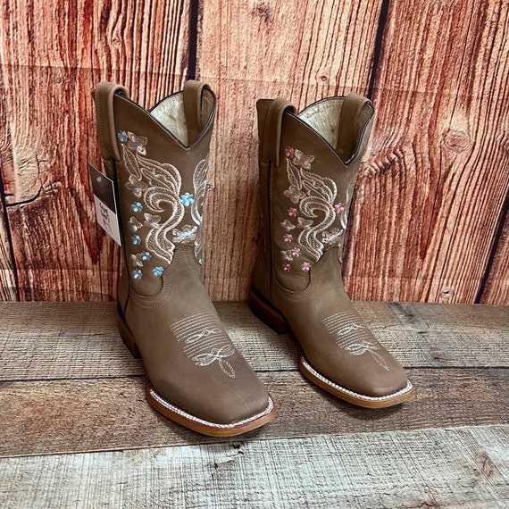 True Western Wear, Cowboy Boots, Western Home and Tack