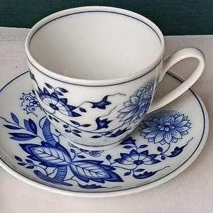 Hutschenreuther Tea  Cup & Saucer – Limited Edition 1980s  – Rare European Fine Porcelain &quot;Treasures of the Art of Tea&quot; Made in Germany