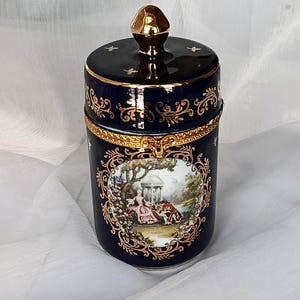 Vintage Limoges Porcelain Trinket Box – Pot-Shaped Keepsake – Romantic Courtship Ring Box – Gold Marked Collector’s Jewelry Box