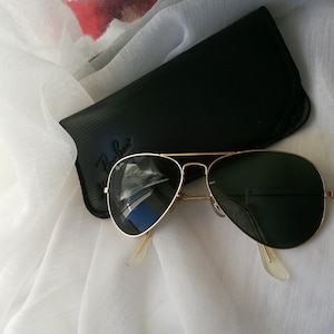 Vintage Classic Aviator Sunglasses - Iconic Retro Eyewear for Timeless Style
